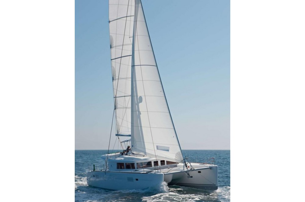 [6pax] Lagoon 450 Zen Sea II overnight charter for up to 6 guests